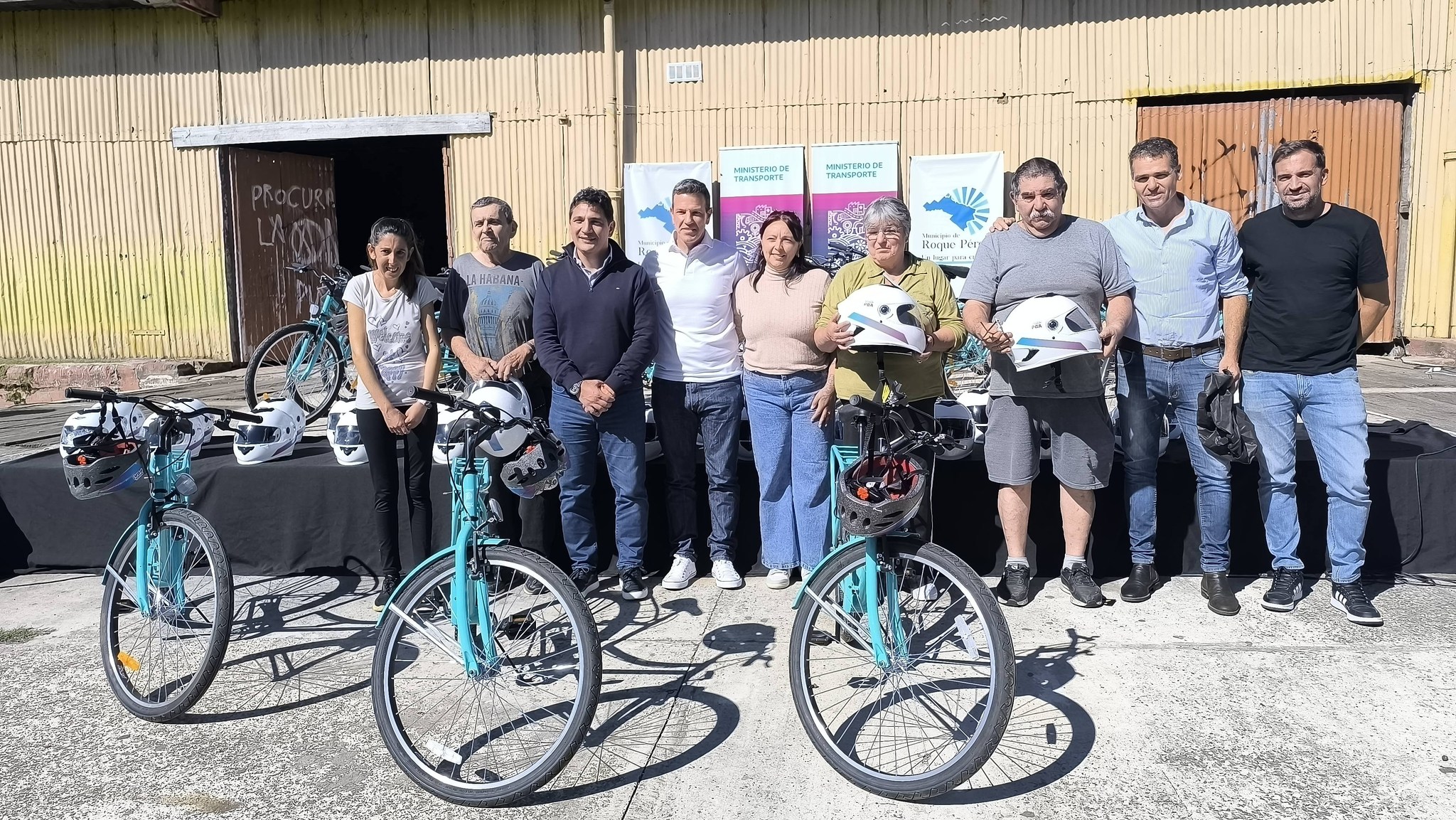 Roque Pérez: Entregan cascos, bicicletas y alcoholímetros