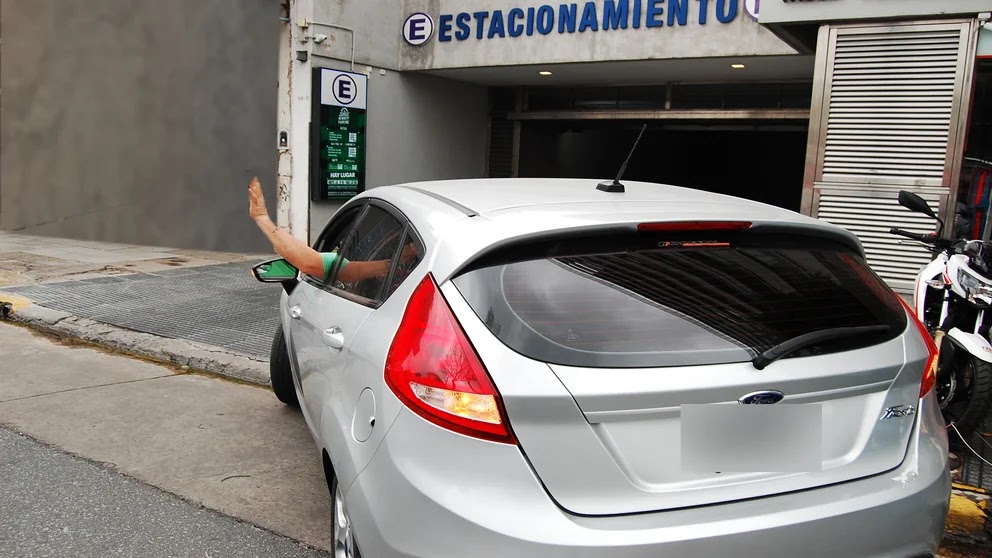 La mayoría de los conductores observa maniobras sin señalizar y falta de respeto hacia los peatones