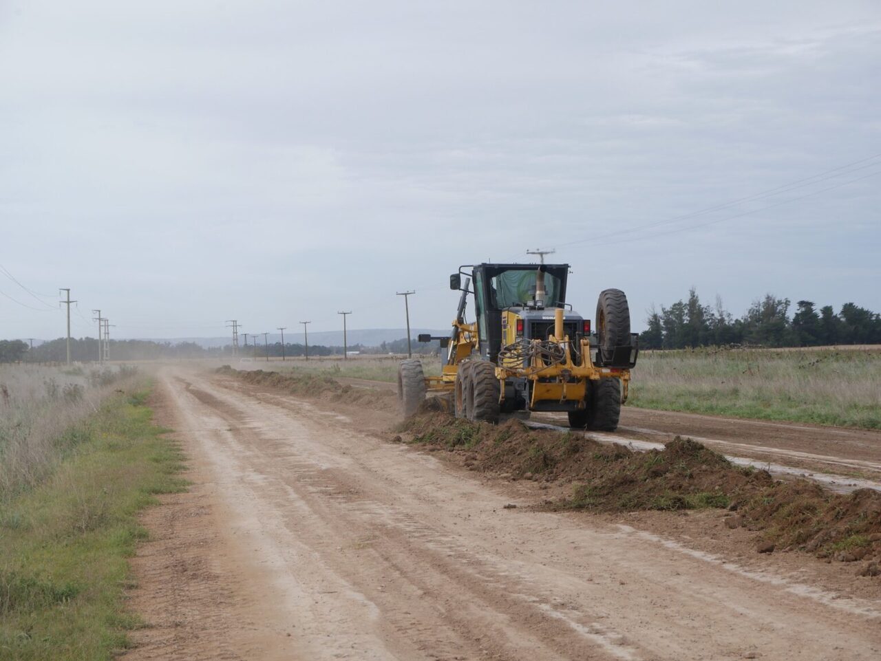 Balcarce avanza con mejoras en caminos rurales