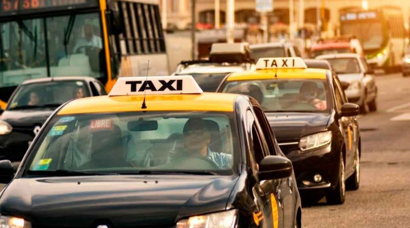 taxistas en la avenida luro de mar del plata