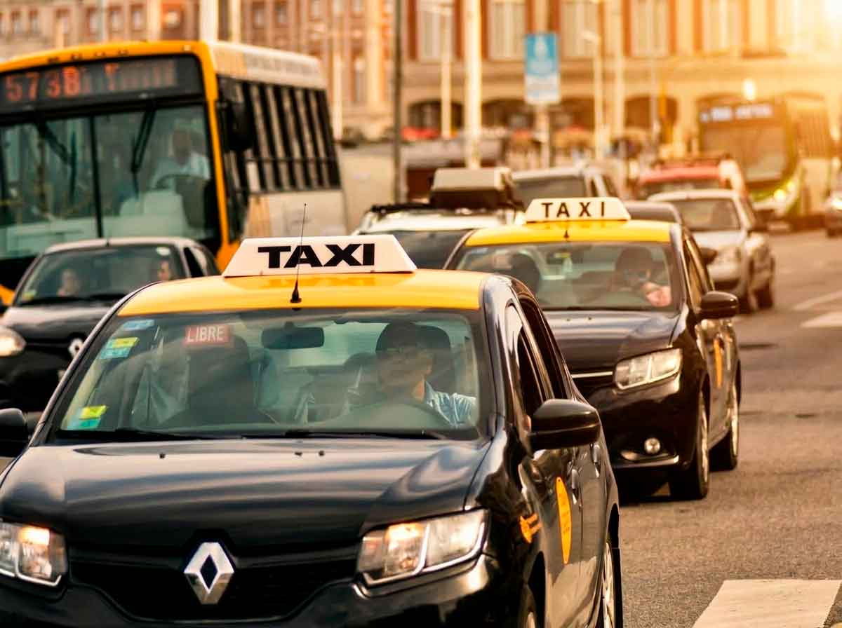 Mar del Plata: Taxistas rechazaron el proyecto para unificar el servicio con las apps de transporte