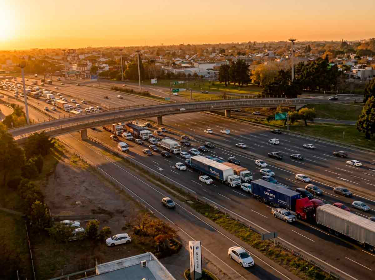 Informe preocupante: 4 de cada 10 conductores realizan maniobras de riesgo en las autopistas