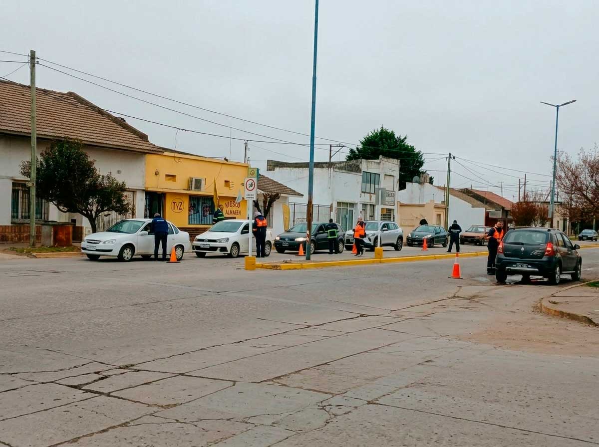 Necochea: Refuerzan la educación vial en la calle, con charlas preventivas cara a cara con los vecinos