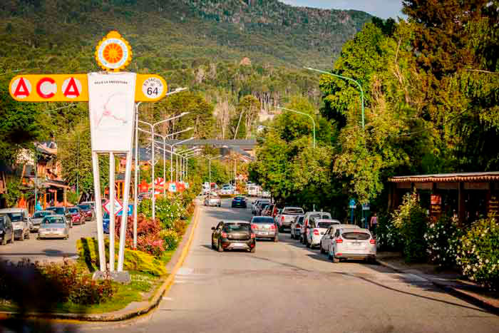 Villa La Angostura: Con avisos preventivos buscan promover una conducción segura