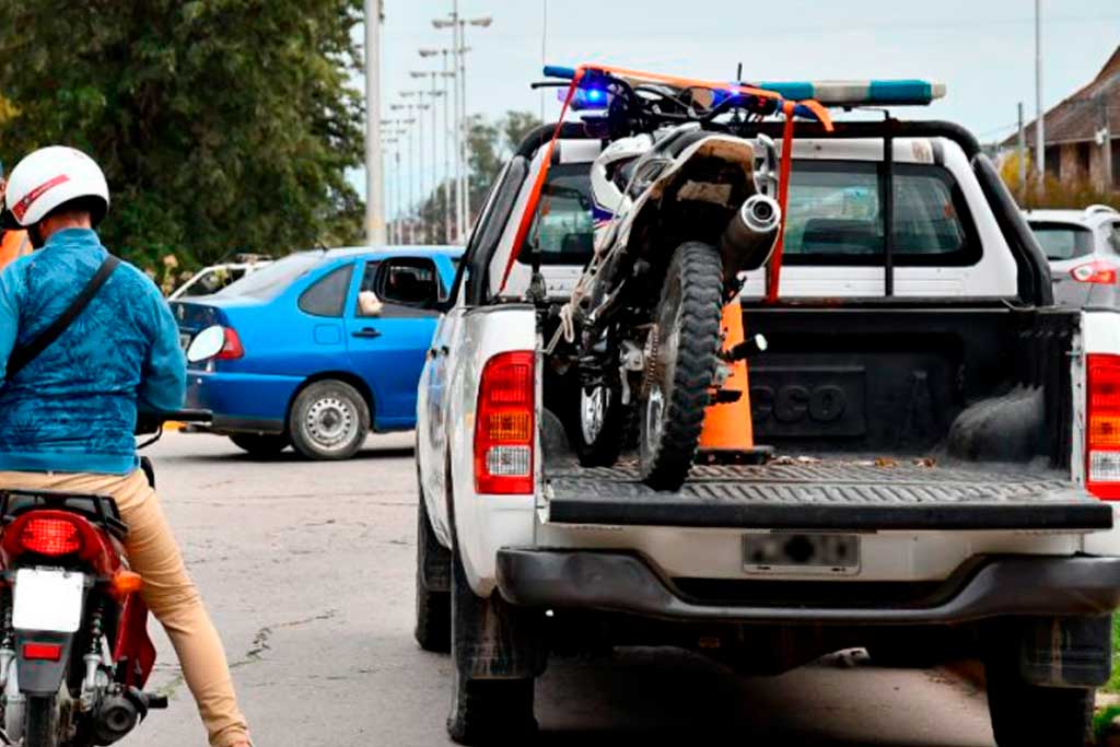 Bragado prohibió la circulación y el estacionamiento de vehículos con escapes libres