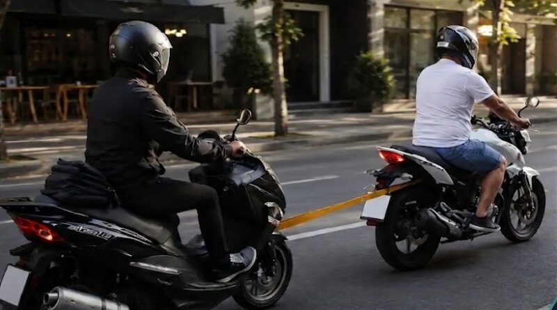 moto remolcada por otro moto