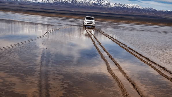 Pampa del Leoncito: ingresó con una Hilux a una zona restringida y podría recibir una fuerte multa e inhabilitación para conducir